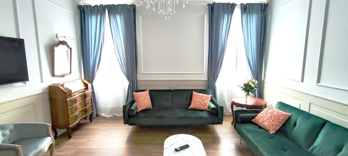 Oliver gallery image 5