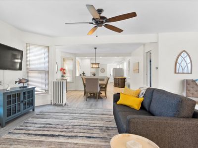 3br 3ba & 2 Kitchens! Just steps to beach and park