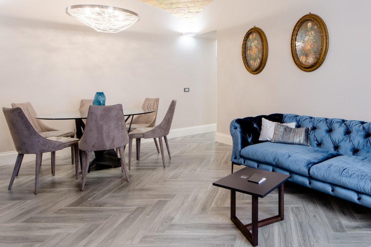 Luxurious Luma Suite Overlooking Via Veneto gallery image 5