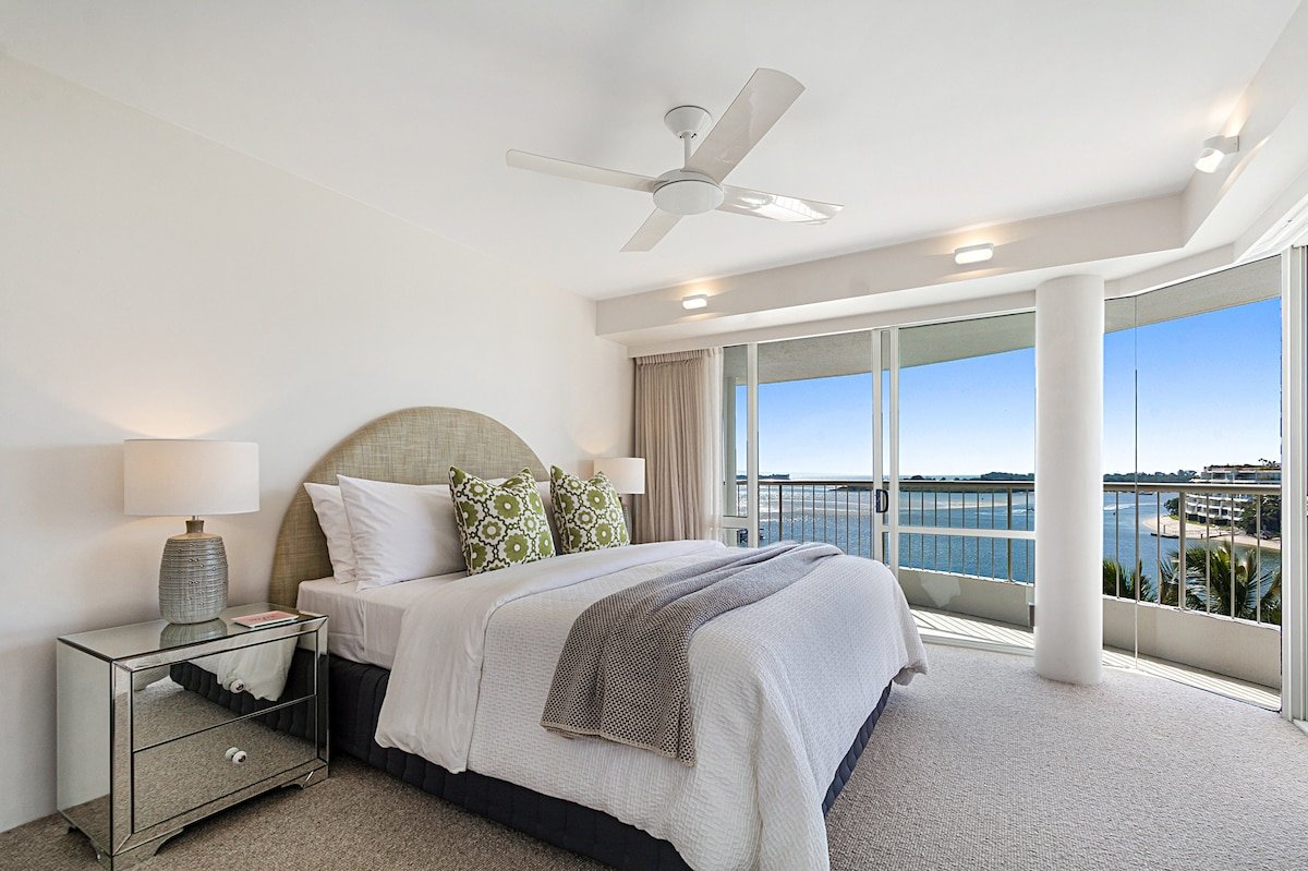 Alluring Riverside Penthouse gallery image 4