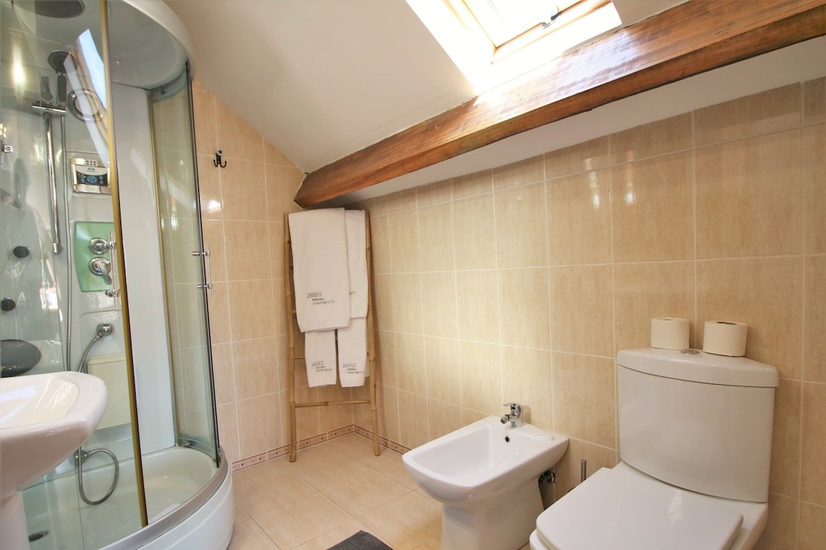 Penthouse with river view by YoursPorto gallery image 5