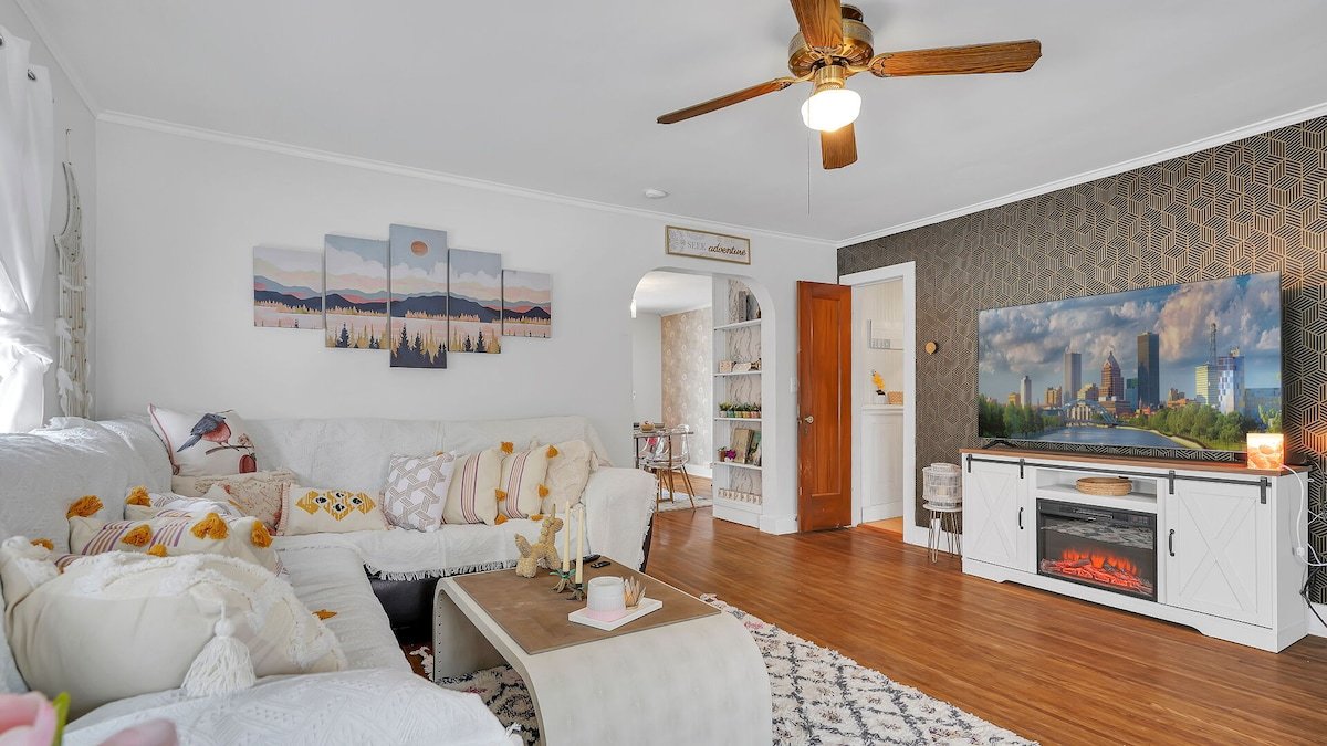 Perfect getaway home for family and friends gallery image 2