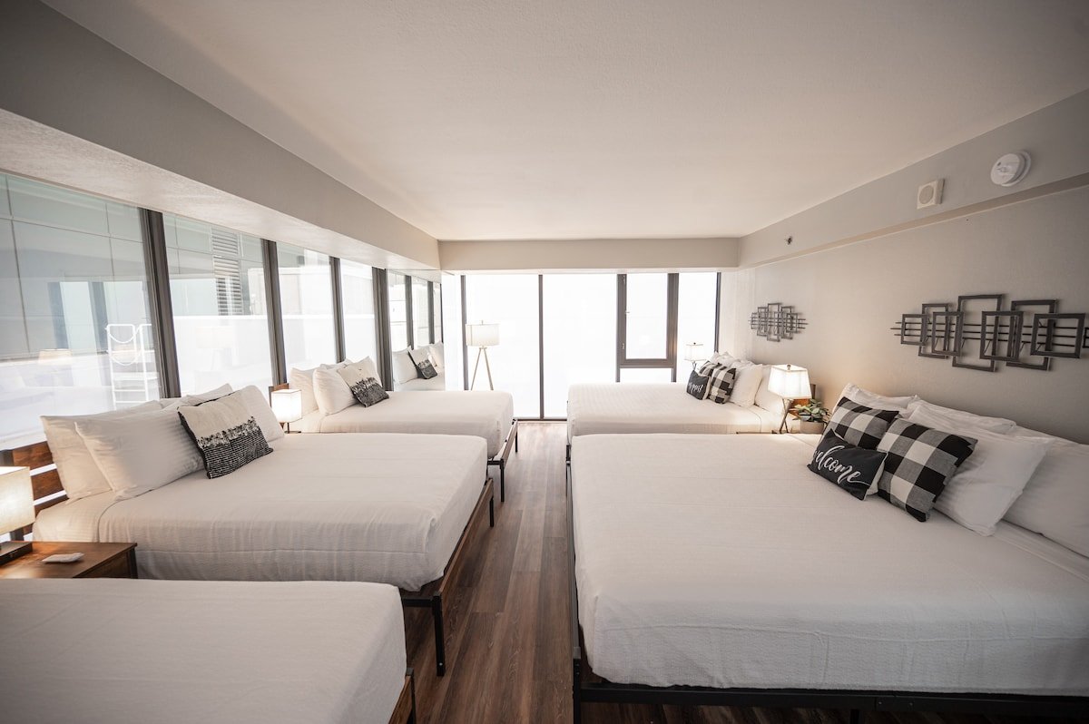 Stay Together on The Strip – 3 Bedroom Condo gallery image 5