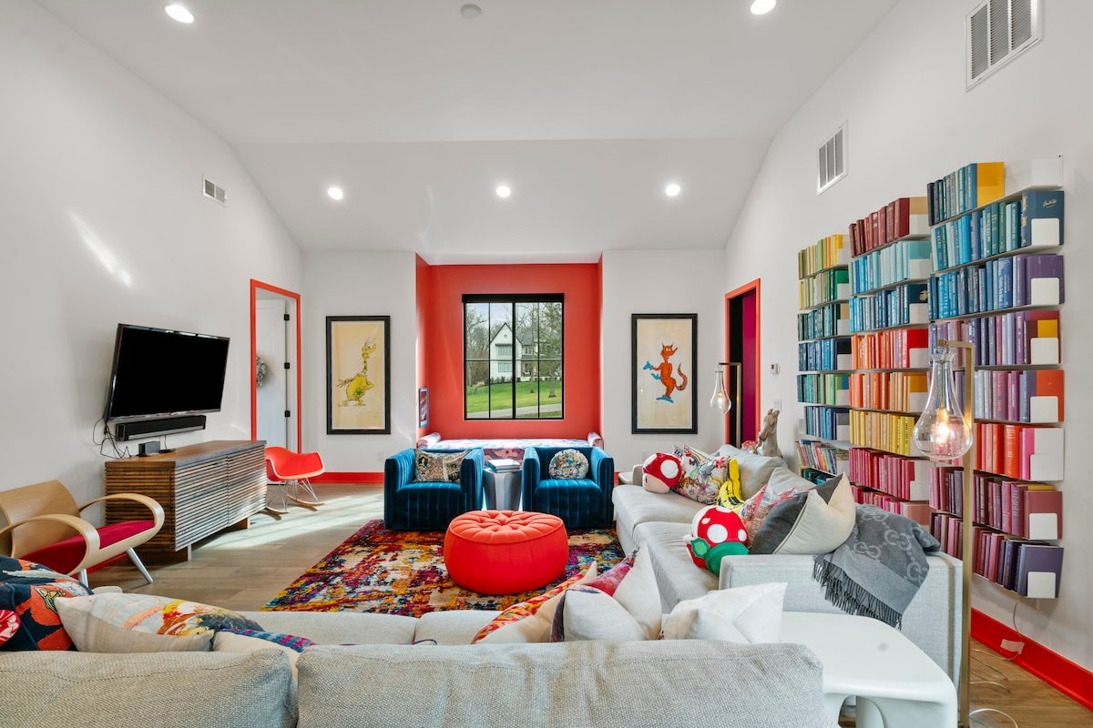 Summer Flash Sale* I Above Starburst Estate | Pool gallery image 3