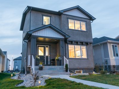 Modern house, Close to All Amenities in South WPG