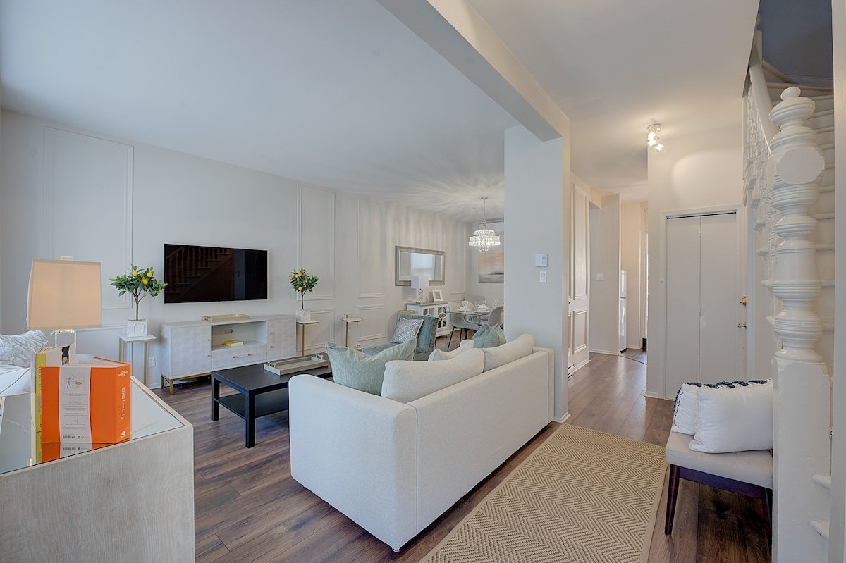 Luxury Gem – Townhouse in the plateau Mont-Royal gallery image 2