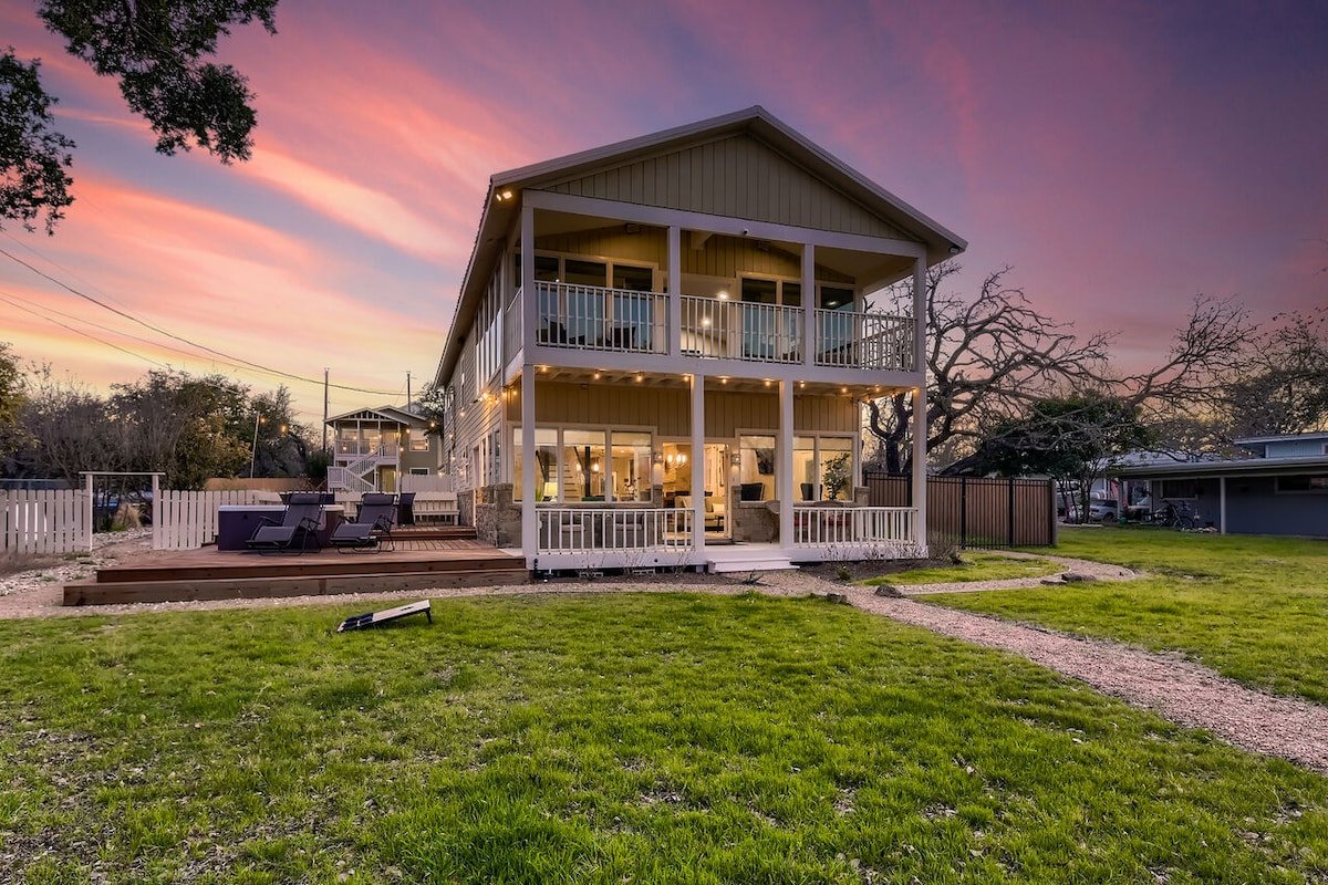 Private Estate on Lake Travis with amazing views! gallery image 2