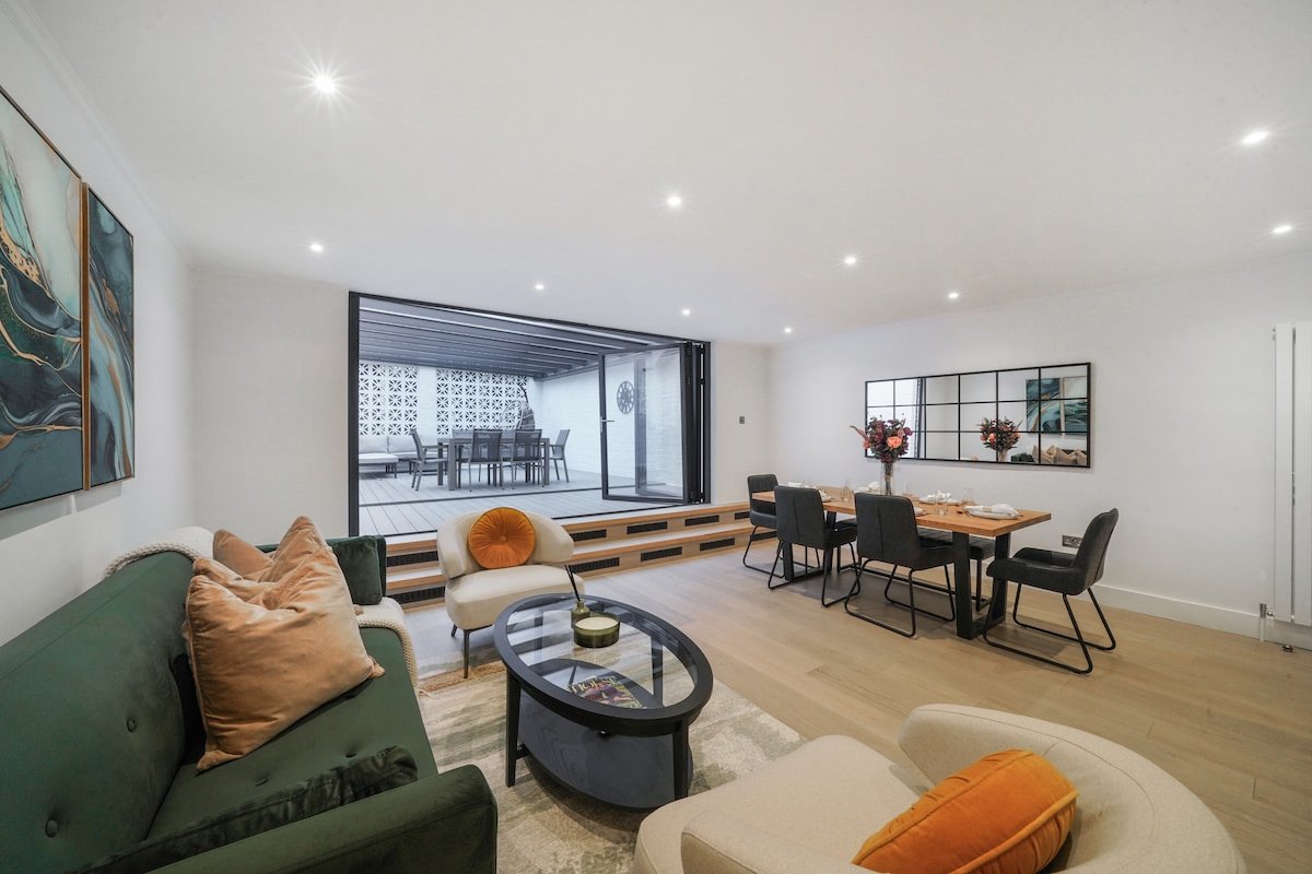 Spacious 3-bed split level flat gallery image 3