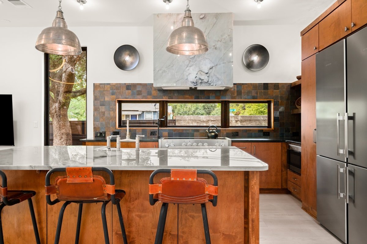 Secluded Luxury Home with Pool – The Marsian! gallery image 4