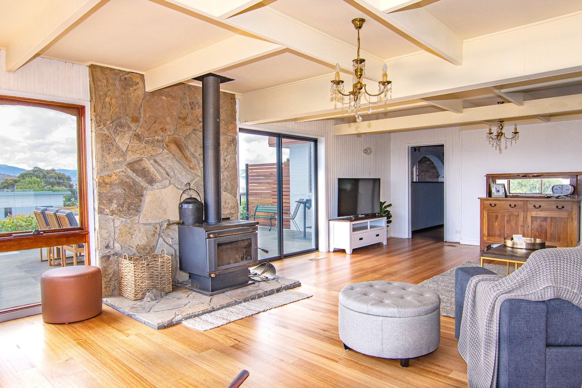 Alma Views, large 4 bed home gallery image 3