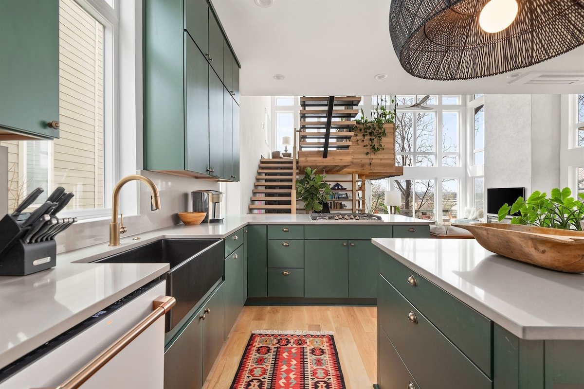 Hillside retreat w/ rooftop patio & hot tub gallery image 4