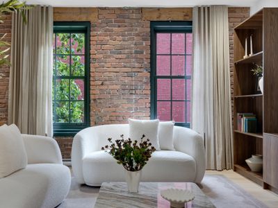 Mercer-2 Bedrooms 2bath- Free parking