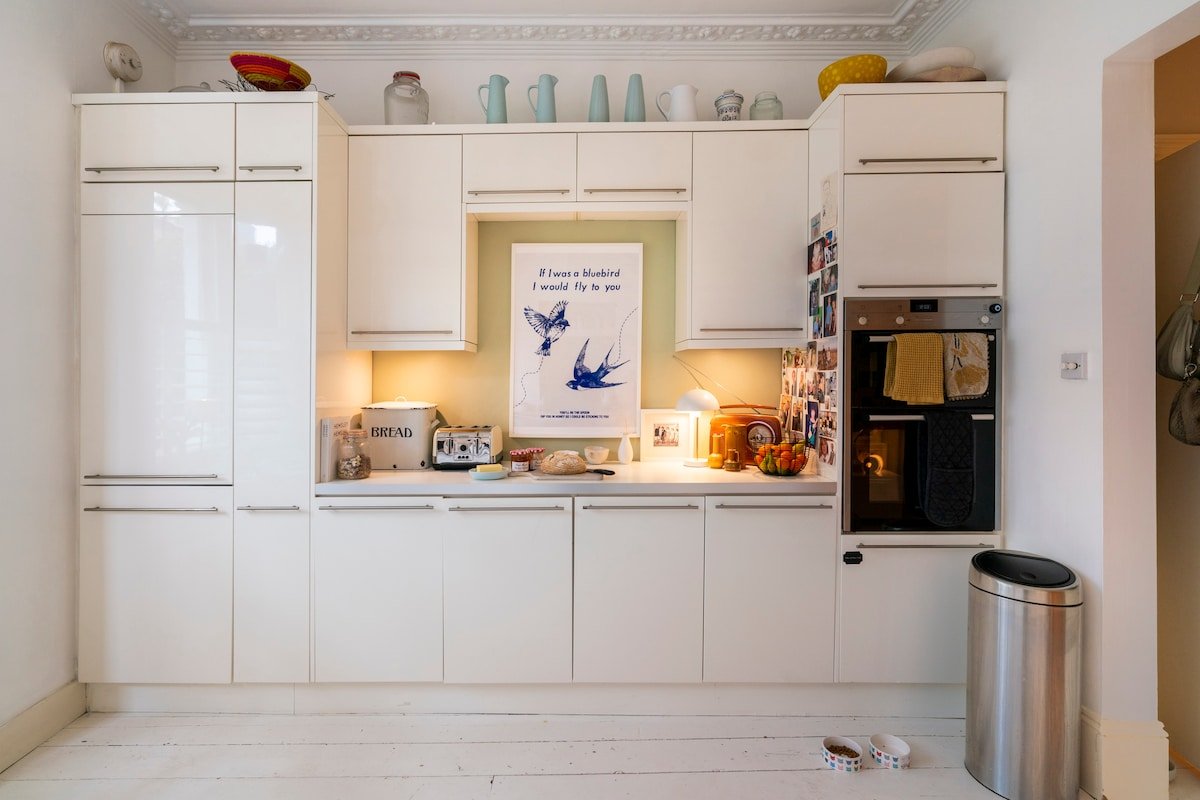 Stunning Interior designed family home and garden gallery image 5