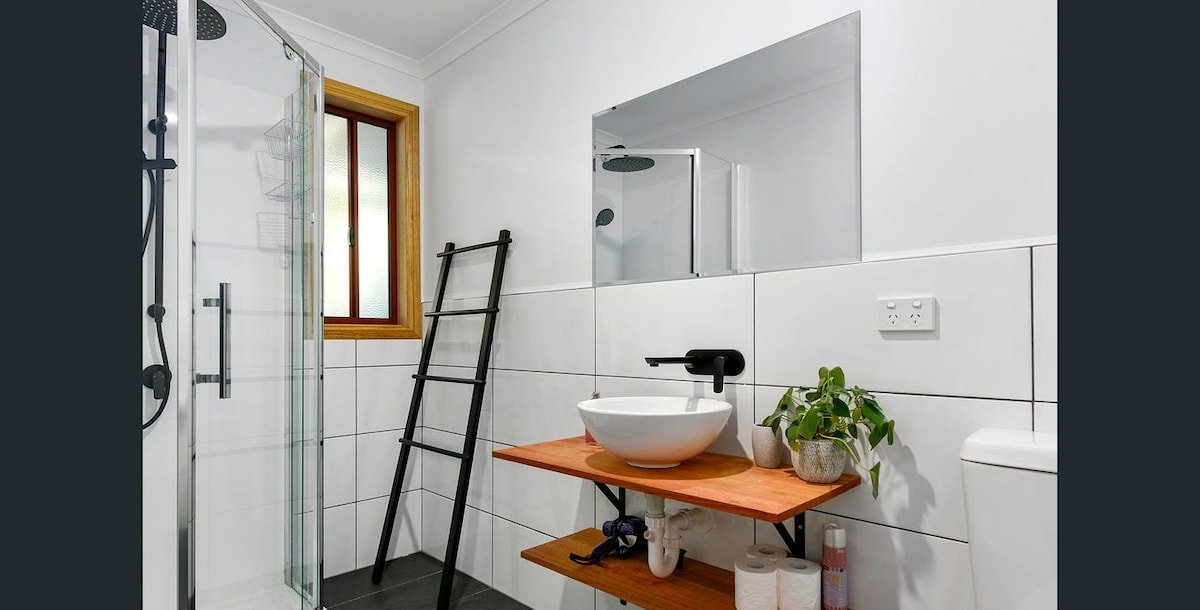 Three Capes and Tasman Lodge for small groups gallery image 4