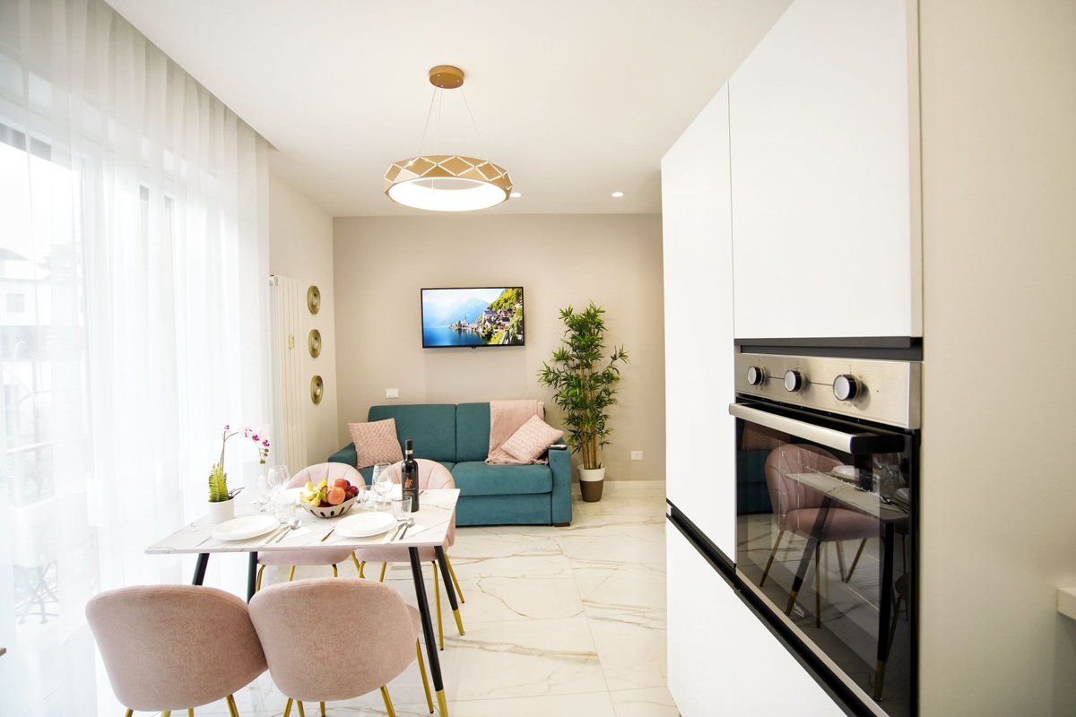 Bf48 Luxury • 2BR • Modern & Bright near SMN