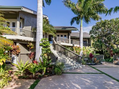 10 Bedrooms/13 Bathrooms, sleeps up to 36 guests!