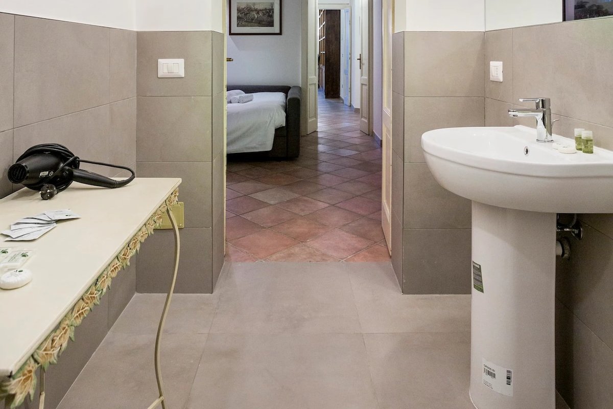 Elegant Apartment near Teatro Alla Scala gallery image 5