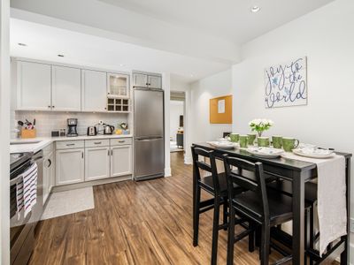 Entire 4-Bedroom Garden Level Suite Near UBC/YVR