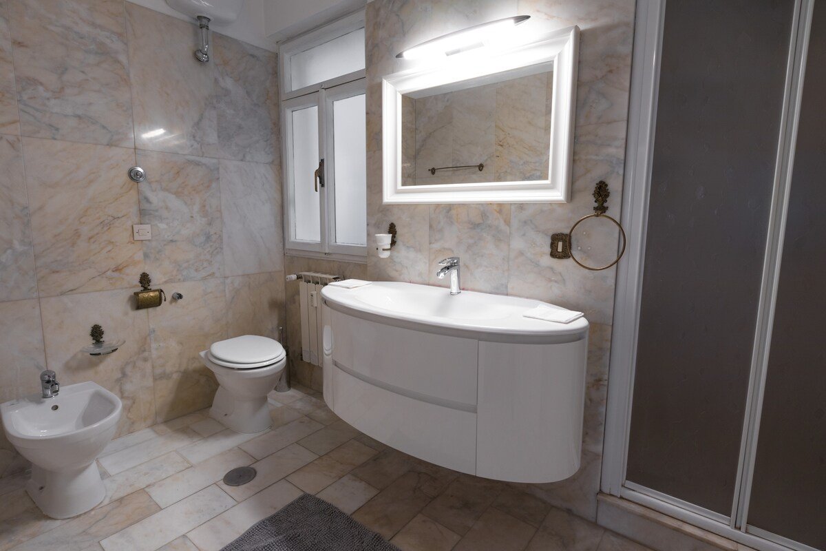 La tua Reggia di lusso nel cuore del Vaticano! gallery image 3