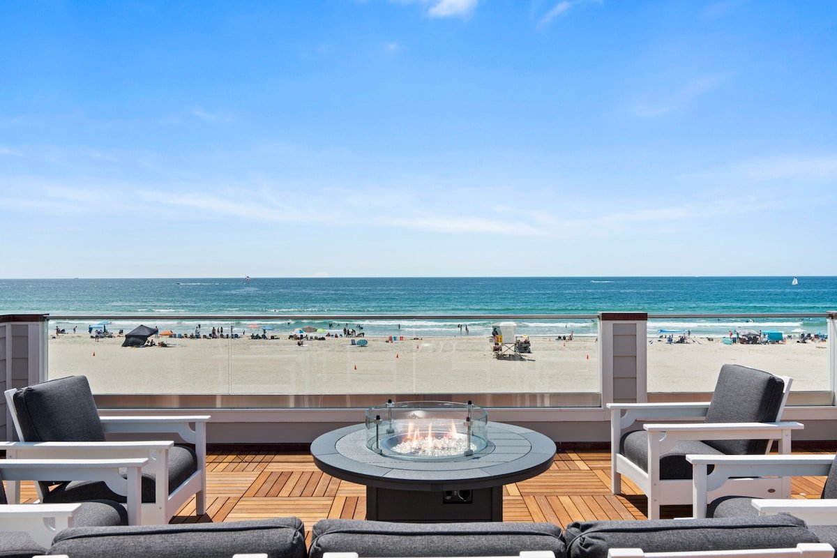 Oceanfront Home w/ Private Roof Deck & Fire Pit gallery image 3