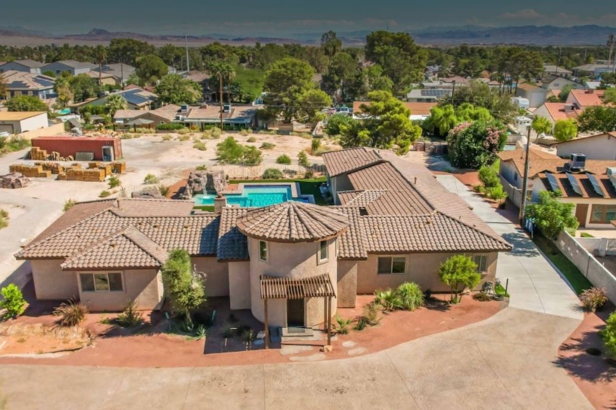 Oak street Oasis gallery image 4