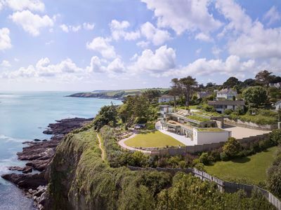 Seahorses a coastal sanctuary with pool & hot tub