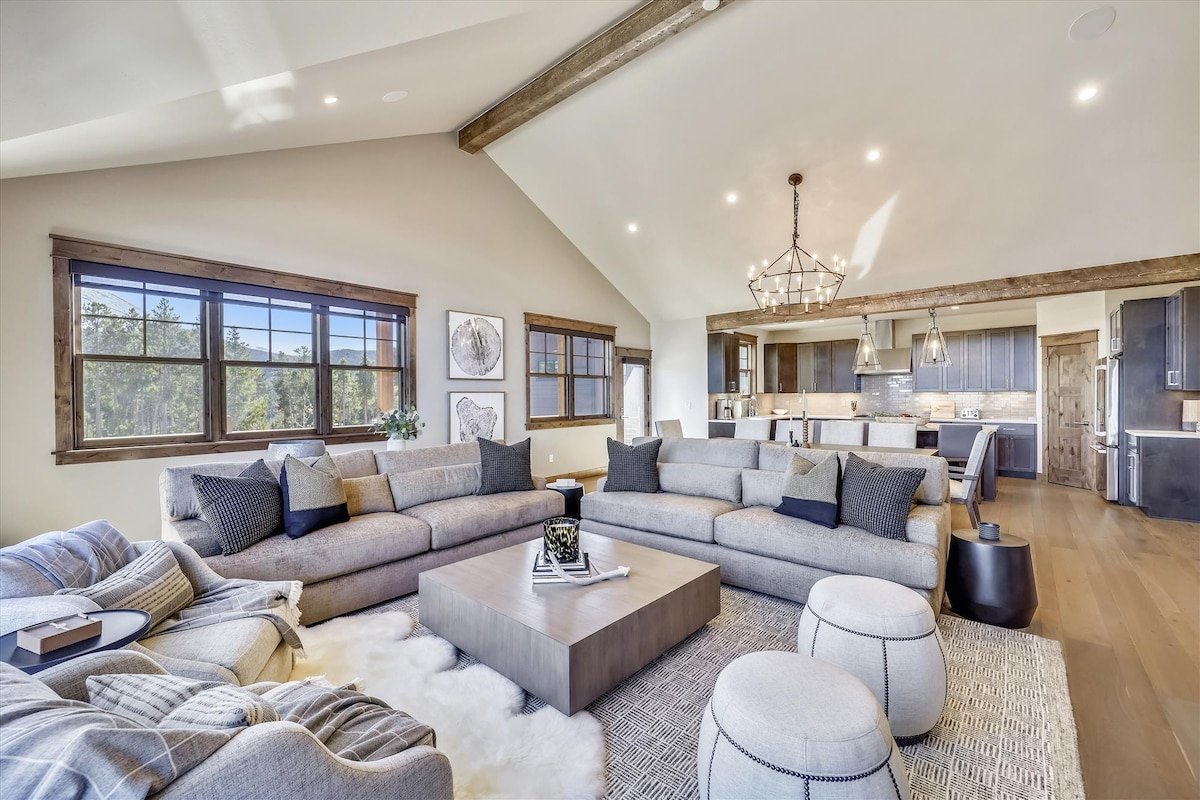 Cocoa Cabin-Newly Built, Luxuriously Furnished gallery image 4