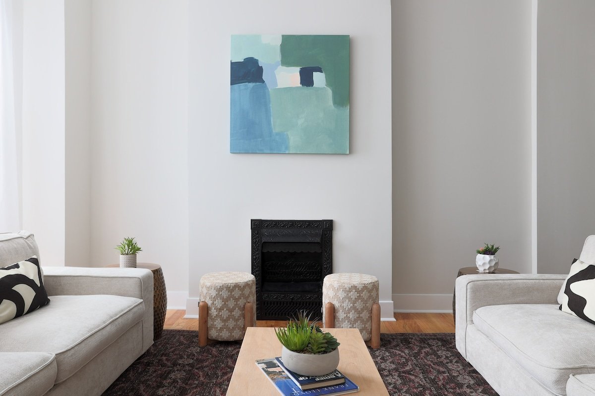 Luxury Two-Level Townhouse | Patio | Lincoln Park gallery image 4