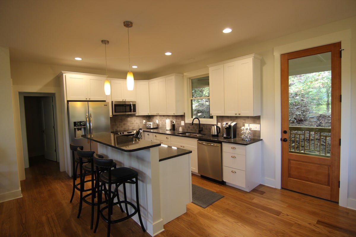 The Snookmore ~ Front Porch Views w/ Hot Tub gallery image 5