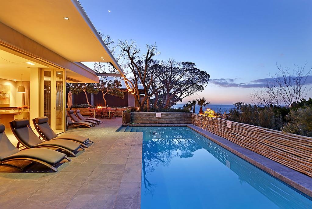 Luxury 4 bed Villa, 5-Star, Camps Bay gallery image 3