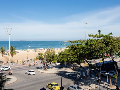 De frente p/ praia de Copacabana