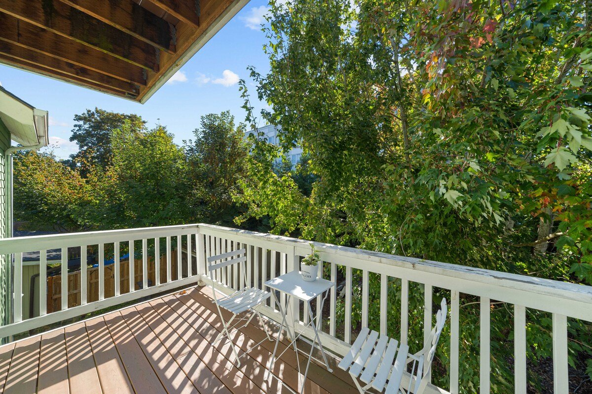 5 BD/3.5BA -Arcade-WFH Desks-Pool/Pingpong Table gallery image 5