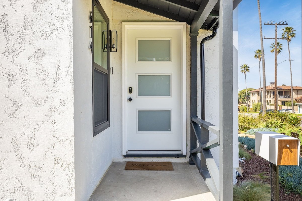 Redondo Beach Home – 7 Minute Walk to the Beach gallery image 5