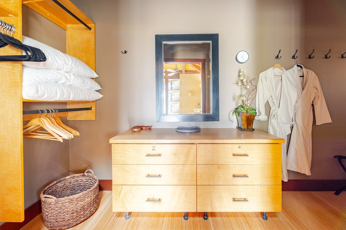 Hale Nana Kohola Beach House gallery image 4