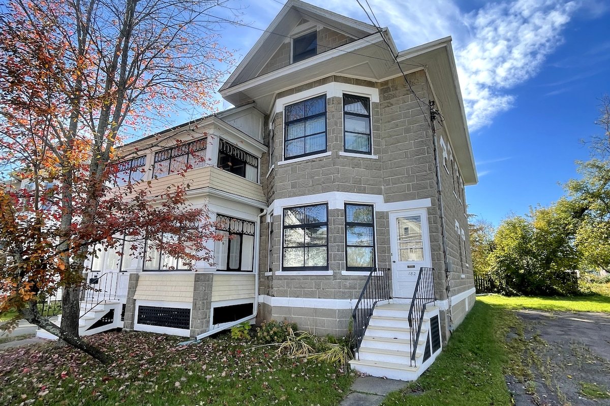 Beautiful Historic Upgrade gallery image 3