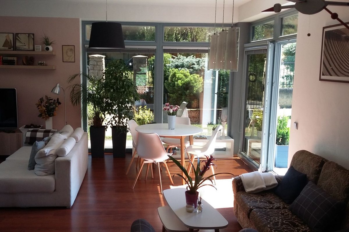 Modern charm 190m2 vila, near to Airport and City