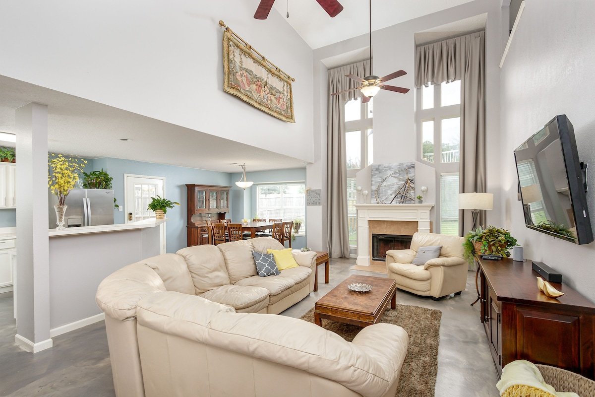 Symphony Home – Stockyards, AT&T, Globe Life Field gallery image 2