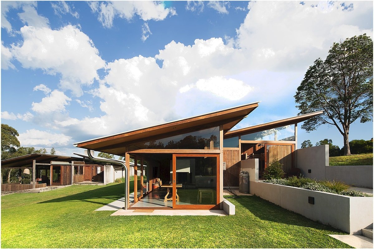 2 separate houses one property lake views gallery image 2