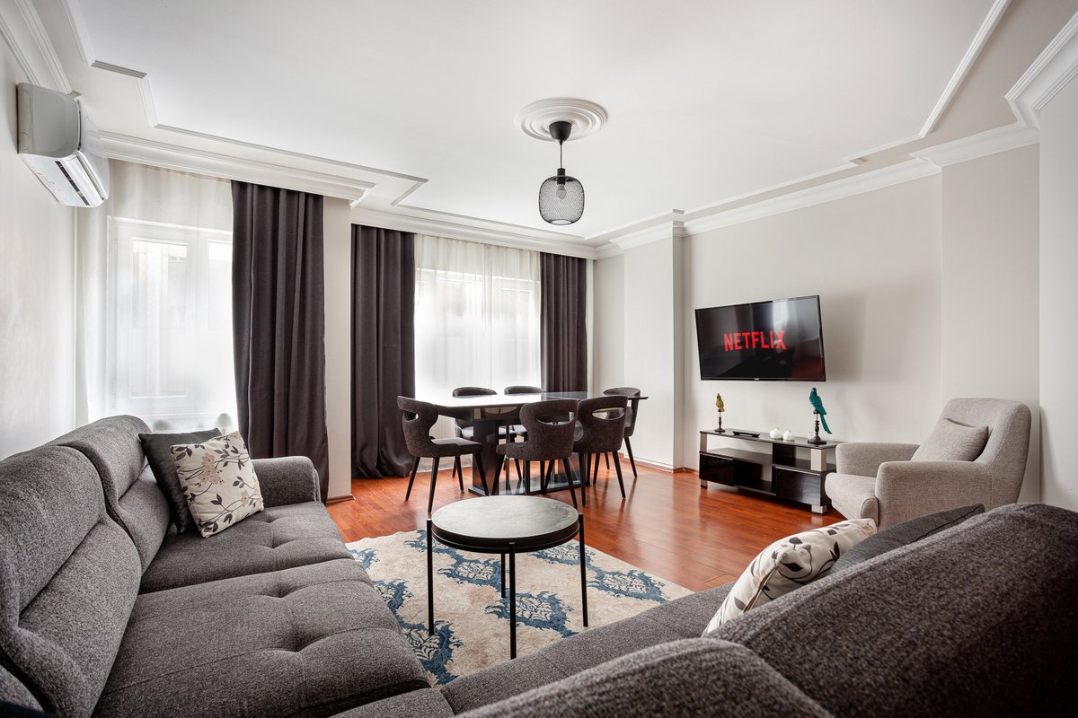 Charming 3-BR. w/Sweet king Beds. Lift &a full AC