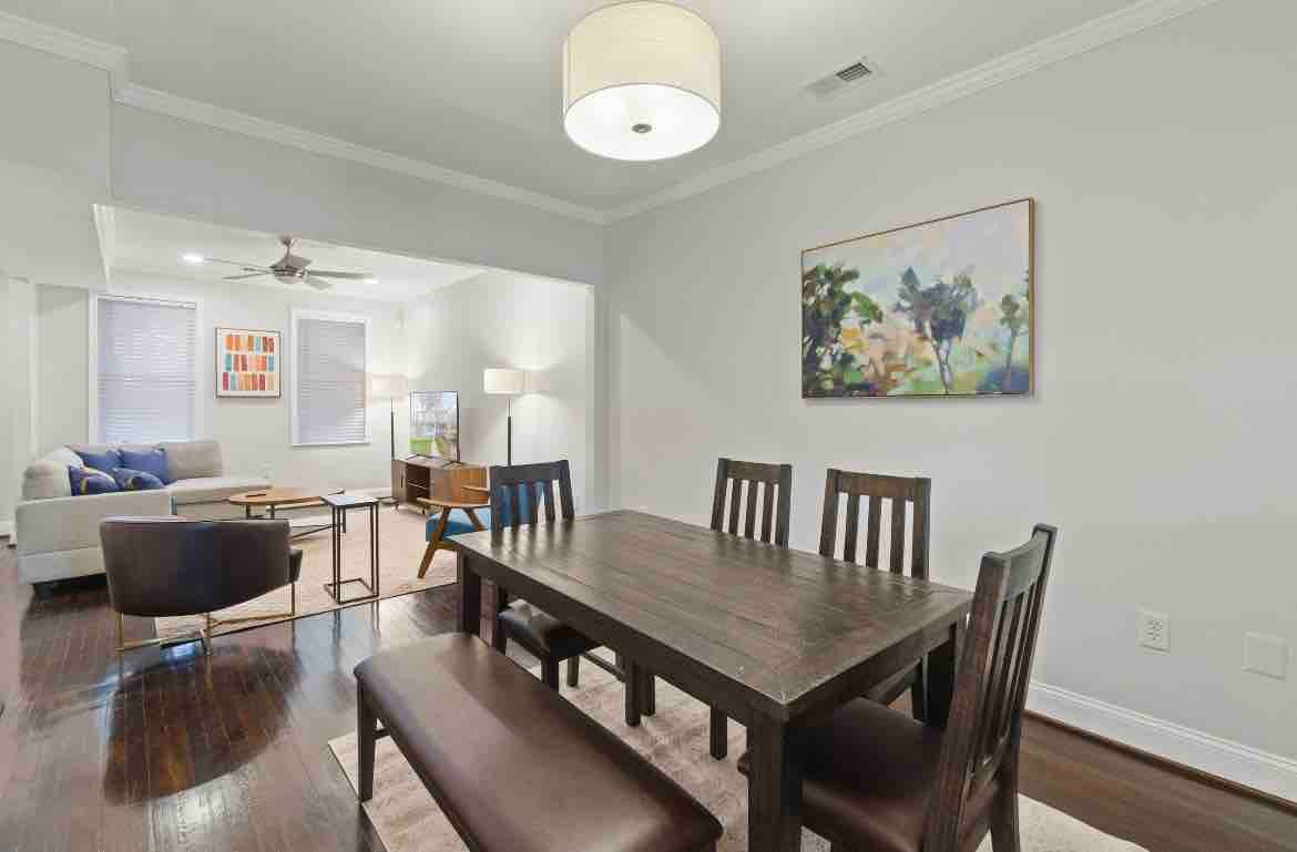 Hidden Gem@Capitol Hill, 2 Blocks to Metro gallery image 4