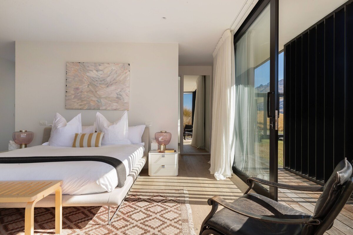 The Lake House by Sotheby’s Luxury Rental Homes gallery image 5