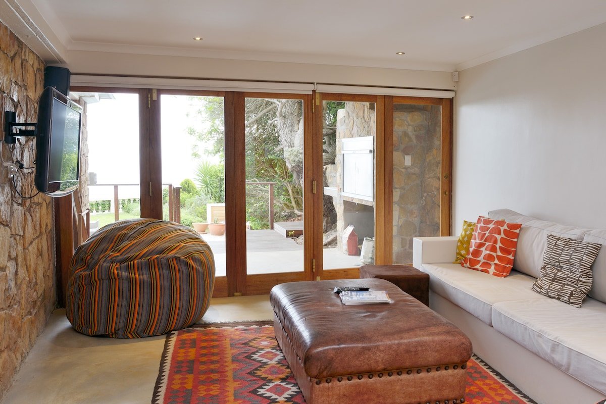 17 Woodford Avenue gallery image 5