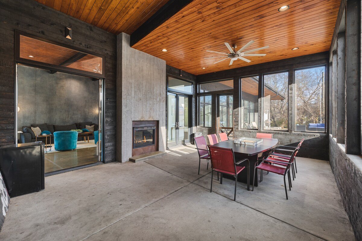 Unique Modern Ranch w/ Pool, Hot Tub, Fireplace gallery image 5