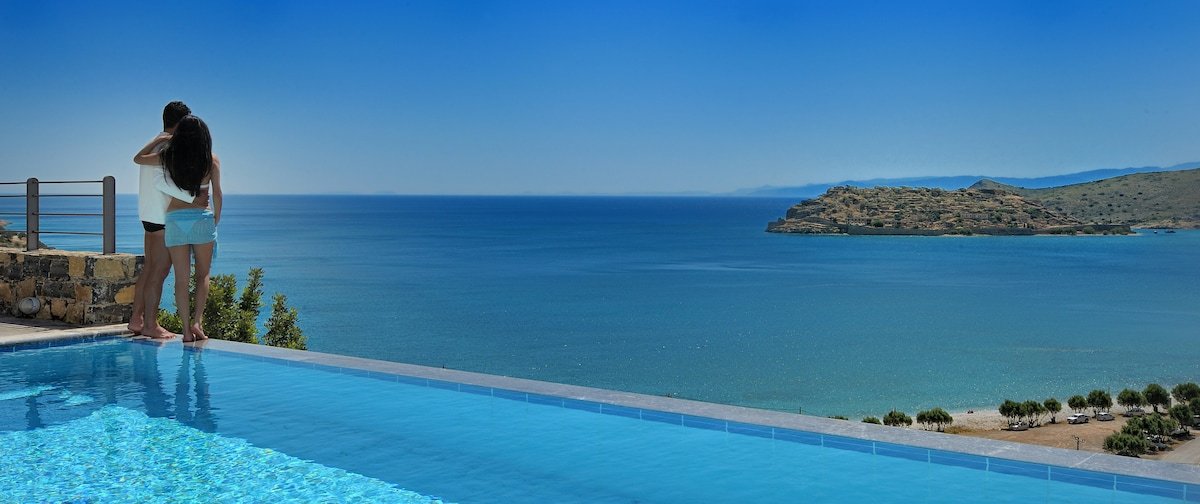 Elounda Maris Villas – 6 bedrooms – sleeps 12 gallery image 3