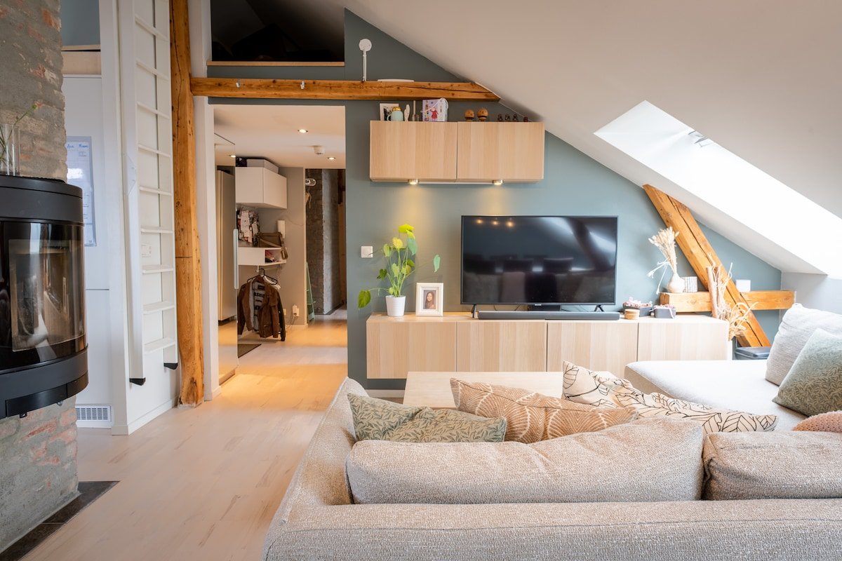 Central 4BR Loft w/ Peaceful Terrace & Huge Garden gallery image 2