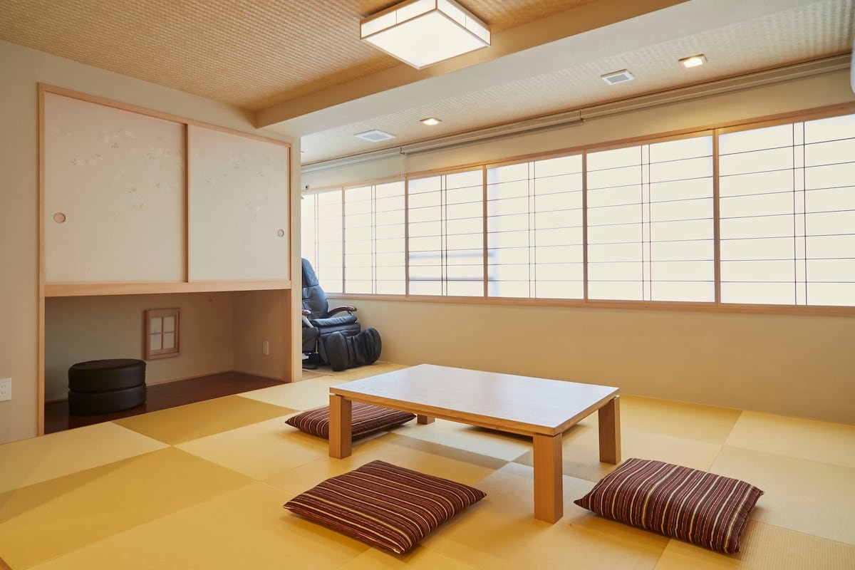 90sqm. Tatami, traditional Japanese style room gallery image 5