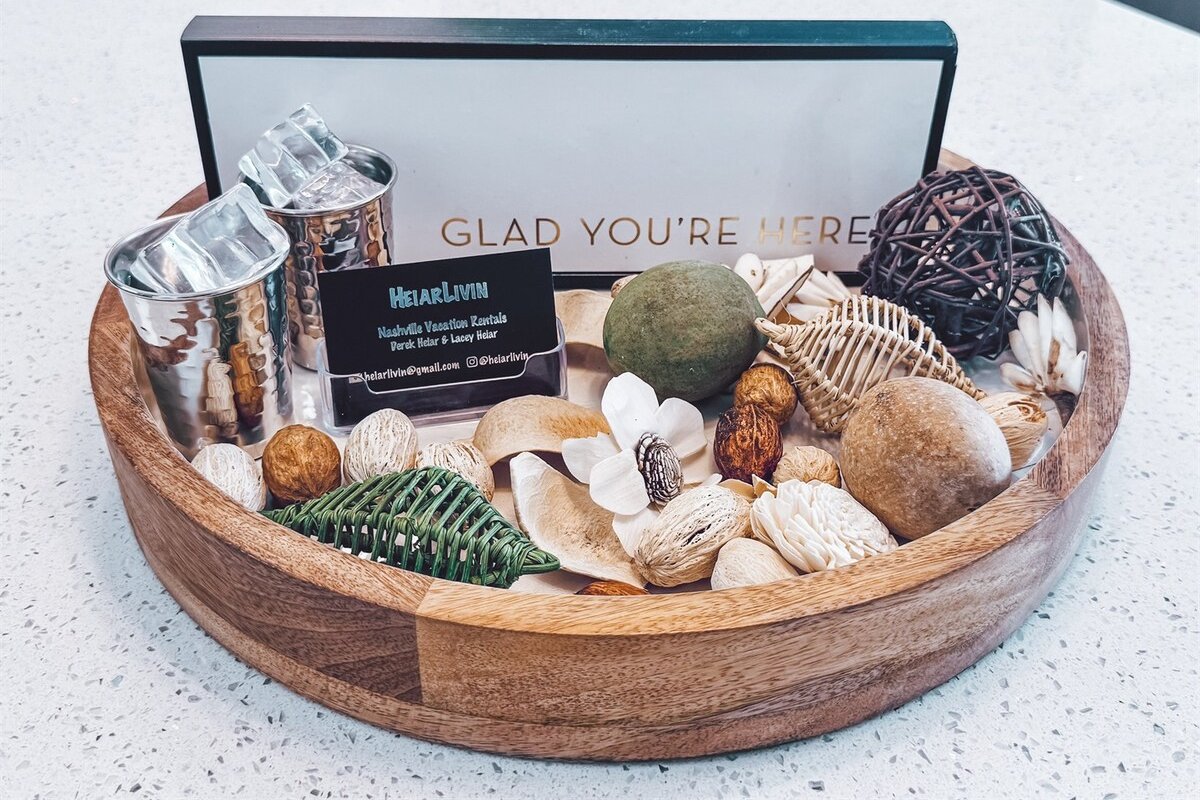 Luxe 2 Bedroom – On Music Row – Guitar Pool – Slee gallery image 3