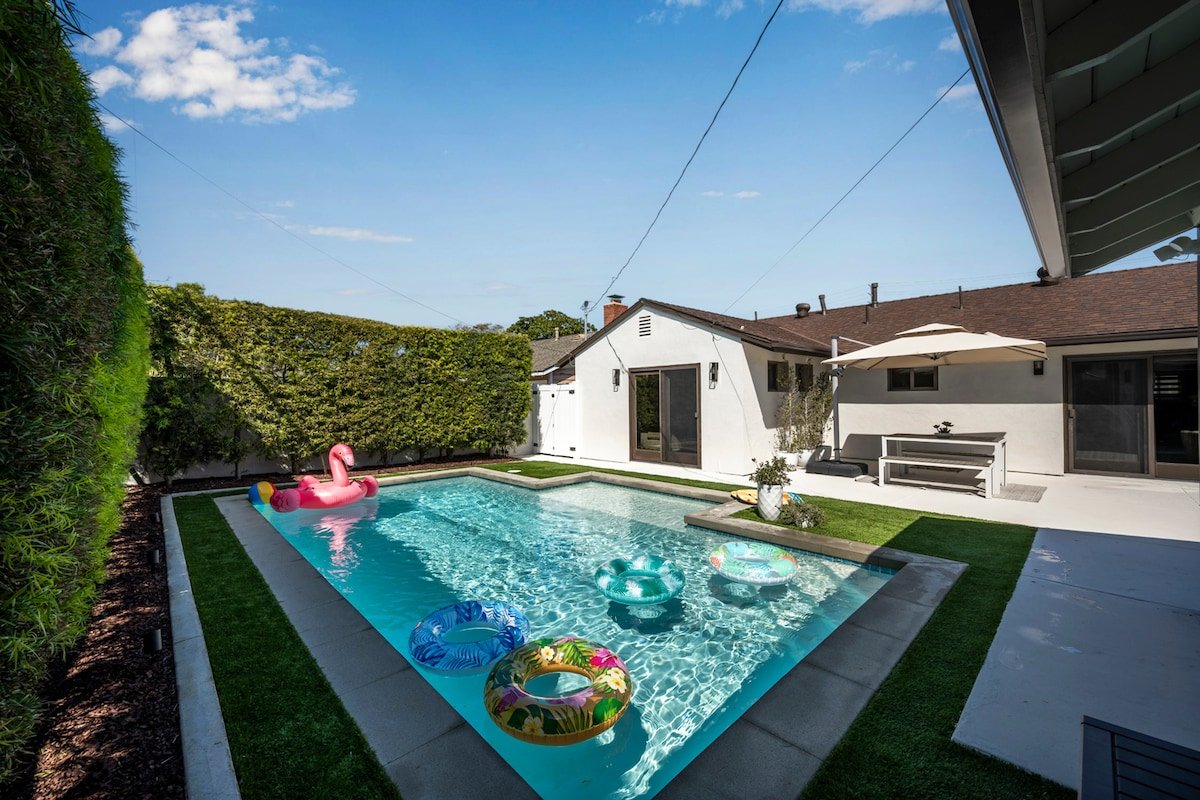 Cactus Cove: pool, game room, arcades, and firepit gallery image 3