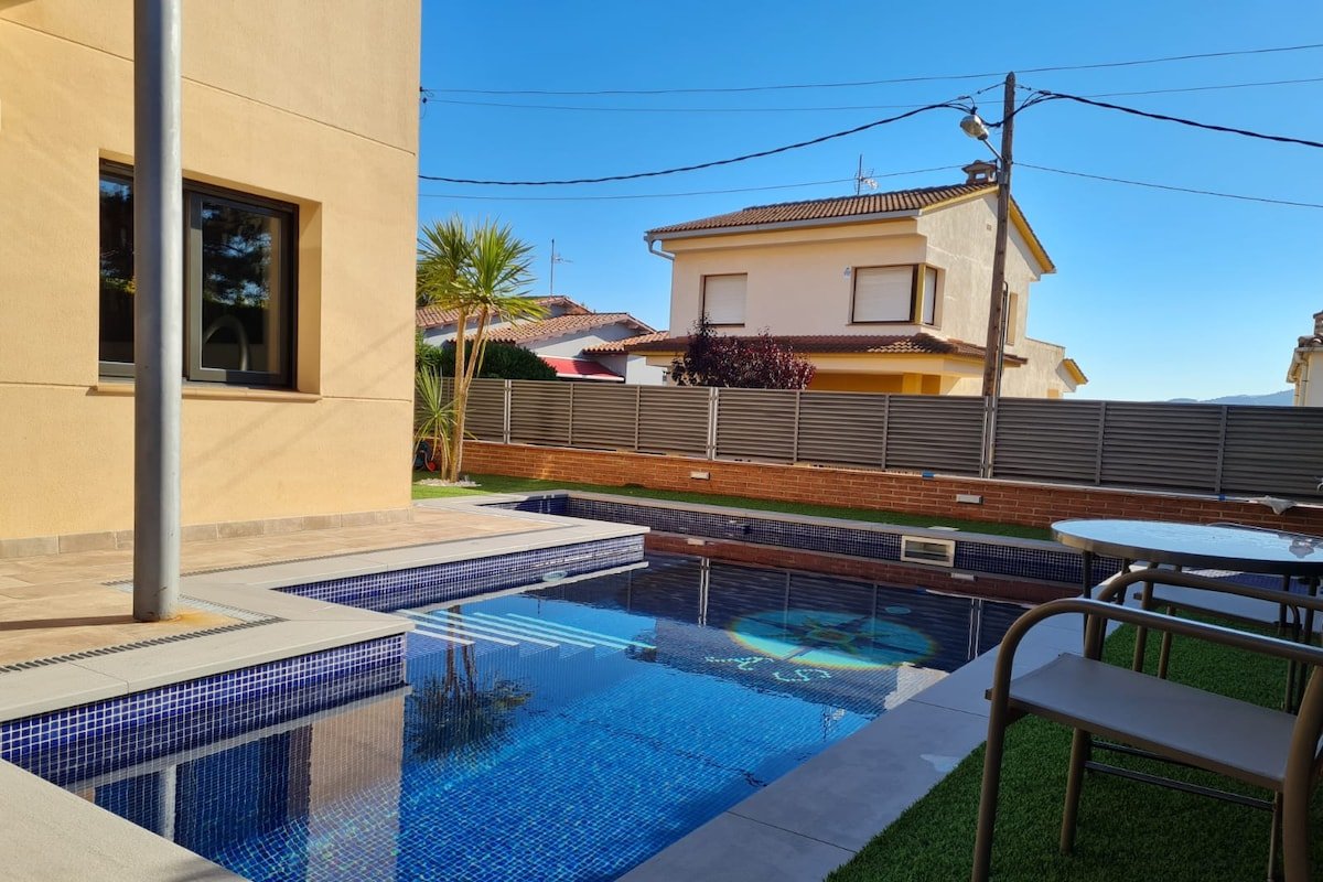 VILLA RIOJA with pool, Only Familys gallery image 3