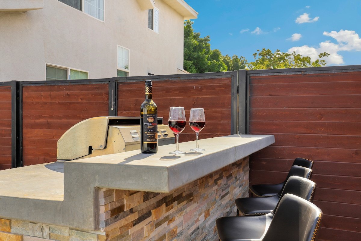 *LUXE Utopia w/Pool & Spa | Near LAX & Sofi/Forum* gallery image 5